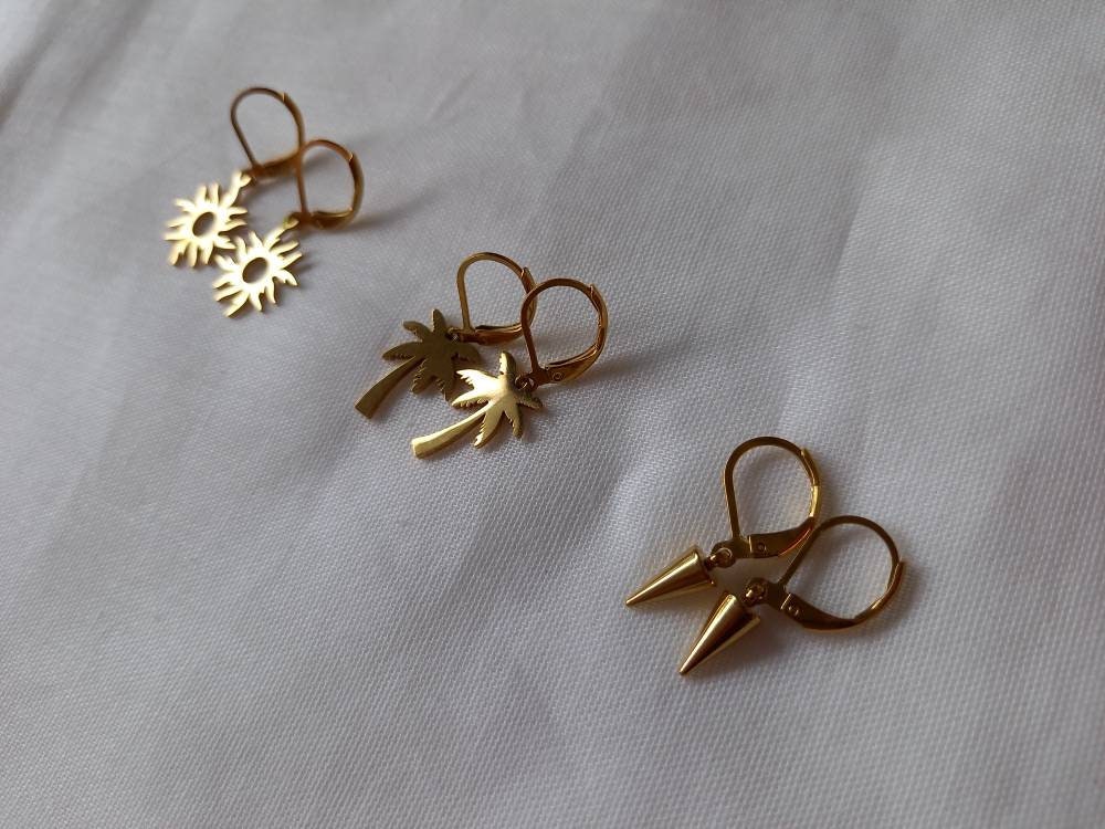 Ohrringe in Verschiedenen Ausführungen - Goldfarbener Edelstahl Ohrringe in Verschiedenen Ausführungen - Goldfarbener Edelstahl von MichMichTreasures