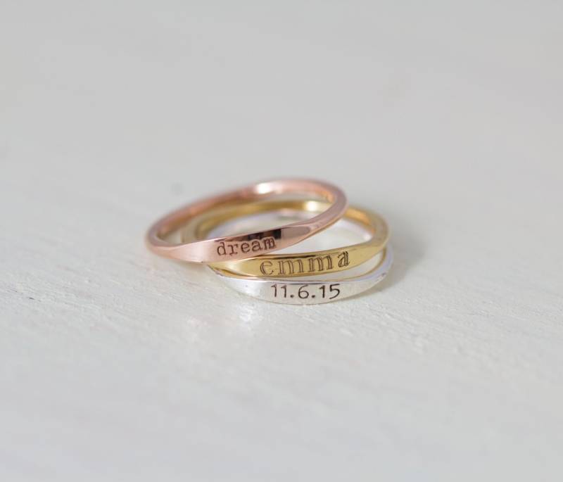 Personalisierter Ring - Stapelbarer Mutter Geschenk Brautjungfer von MichPersonalized