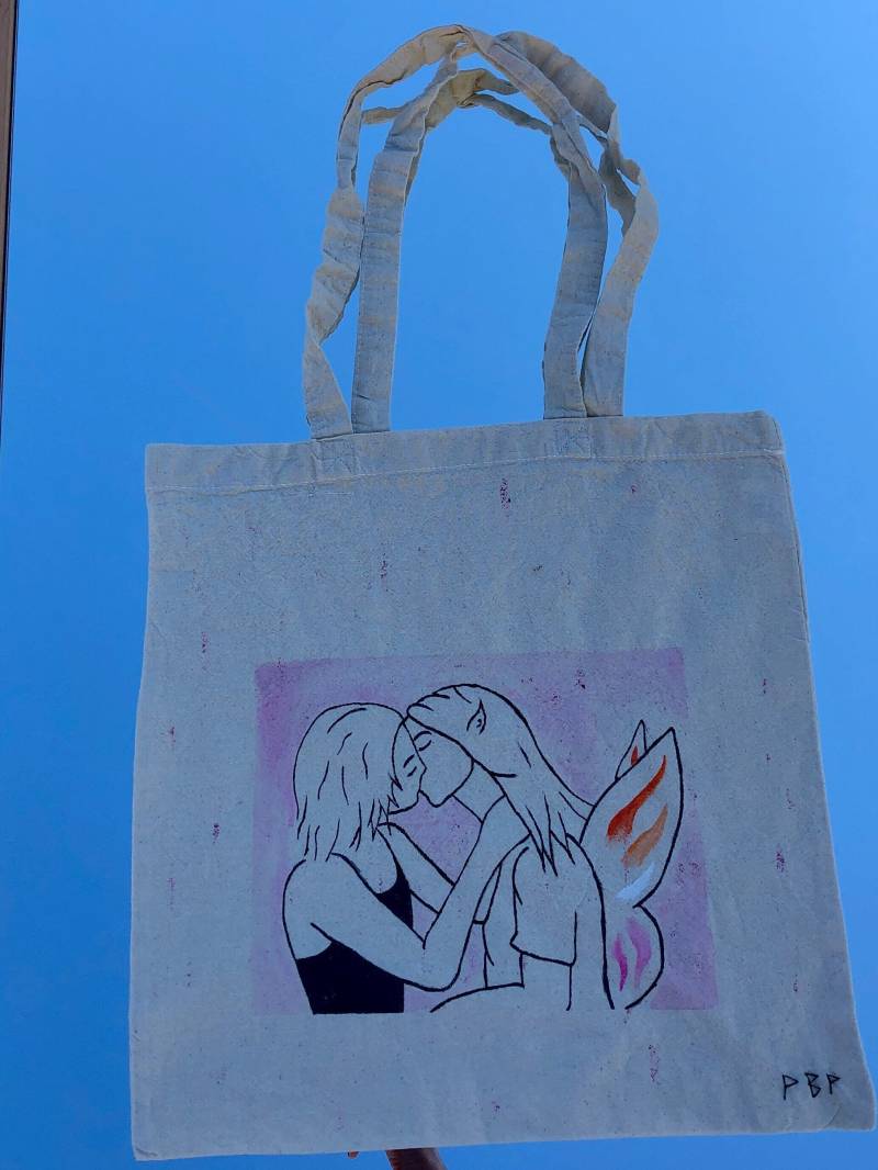Zwei Küssende Frauen, Tragetasche, Jutebeutel, Wlw, Wieder Verwendbar, Elfen, Flügel, Baumwolle von MichaelasArtPrints