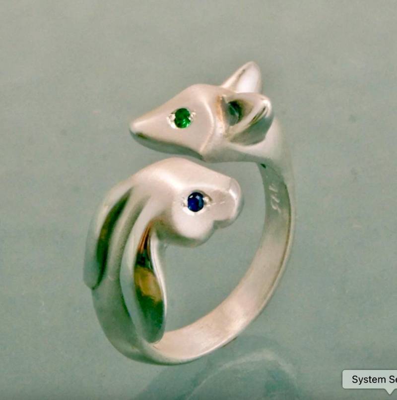 Fuchs Und Hase Ring. Silberfarben, Verschiedene Augenfarben Fuchs Und Hase Ring. Silberfarben, Verschiedene Augenfarben von Michaeltatom