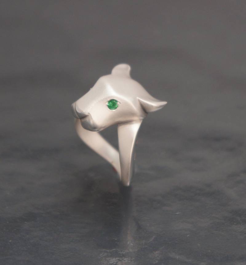 Jaguar-Ring. Wählen Sie Ihre Augenfarbe Jaguar-Ring. Wählen Sie Ihre Augenfarbe von Michaeltatom
