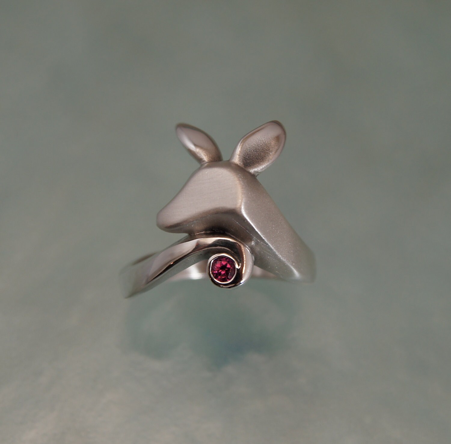 Rehkitz Ring, Silber Mit Natürlichem Edelstein. Wählen Sie Ihre Farbe Rehkitz Ring, Silber Mit Natürlichem Edelstein. Wählen Sie Ihre Farbe von Michaeltatom