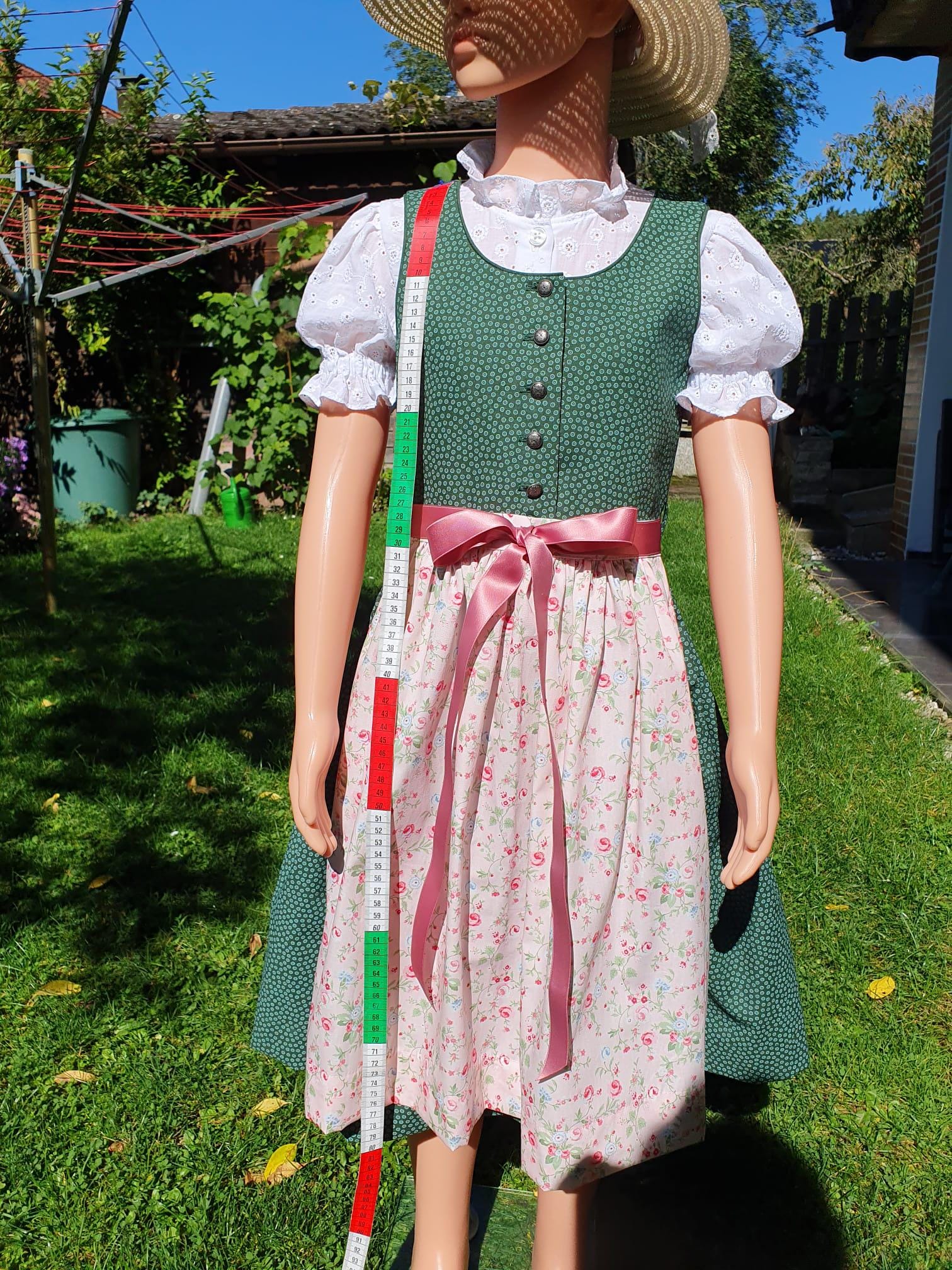 Kinderdirndl Grün Größe 128 von MichasHobby