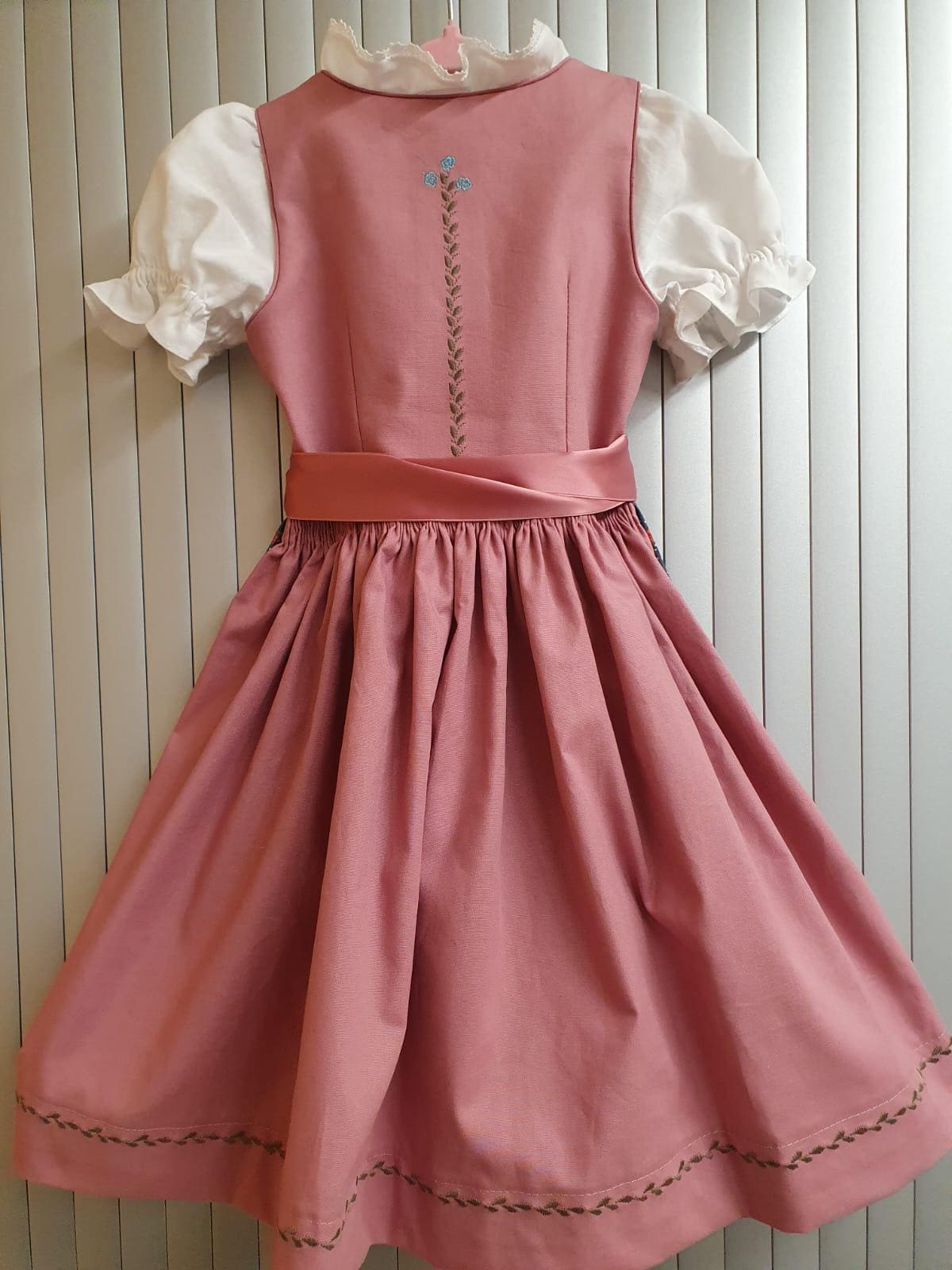 Kinderdirndl Rosa Größe 104 von MichasHobby