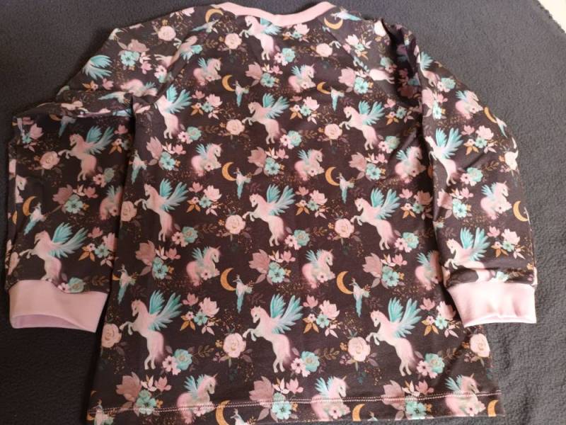 Raglanshirt Einhorn Größe 122 von MichasHobby