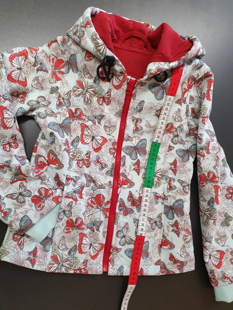 Softshelljacke Schmetterlinge Größe 128 von MichasHobby