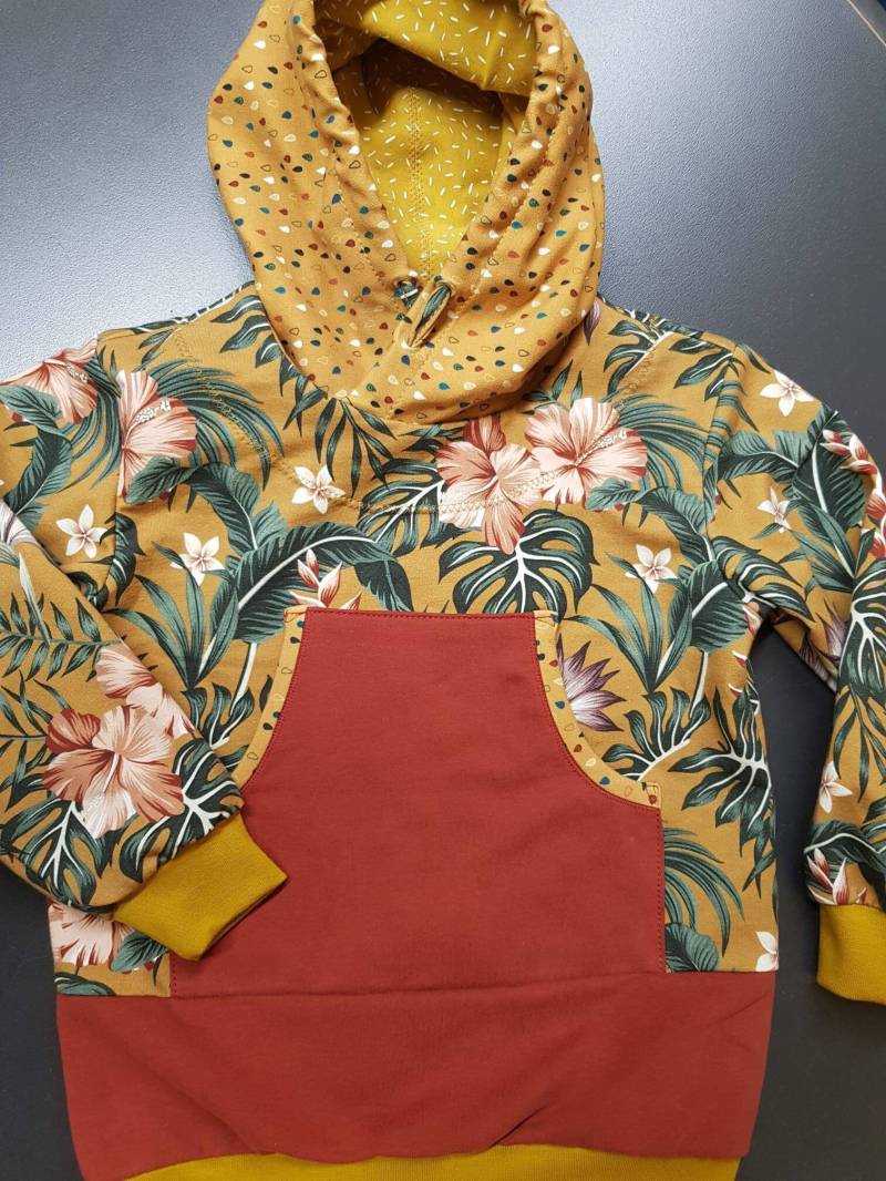 Sweatshirt Floral Größe 110 von MichasHobby