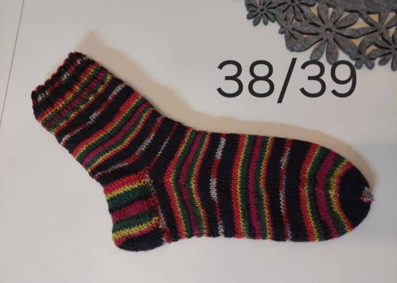 Liebevolle Handgestrickte Socken Größe 38/39 Aus Markenwolle Liebevolle Handgestrickte Socken Größe 38/39 Aus Markenwolle von MichasStrickwelt
