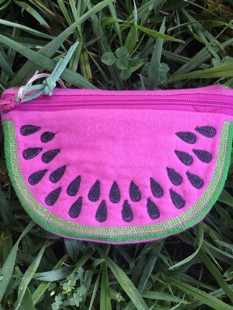 Bestickte Wassermelonen Geldbörse Handgefertigte Reißverschlusstasche von MichelleBsEmbroidery