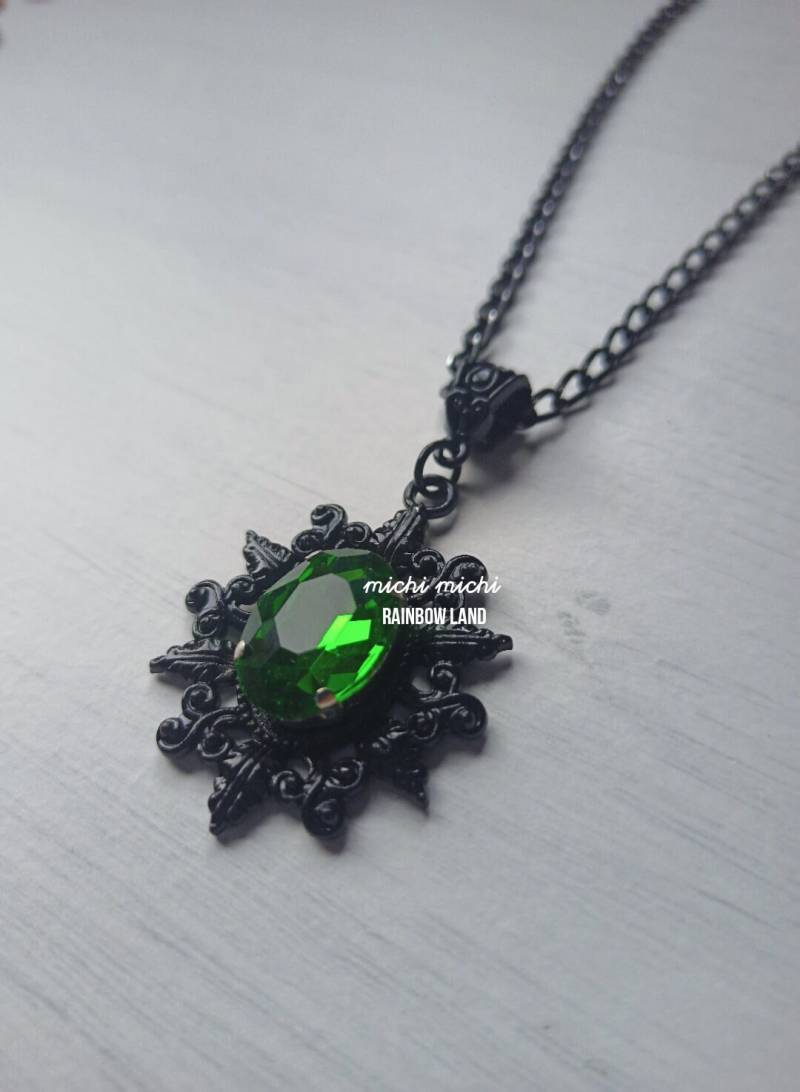 Grüne Drachenblut Gothic Halskette von MichiMichiRainbow