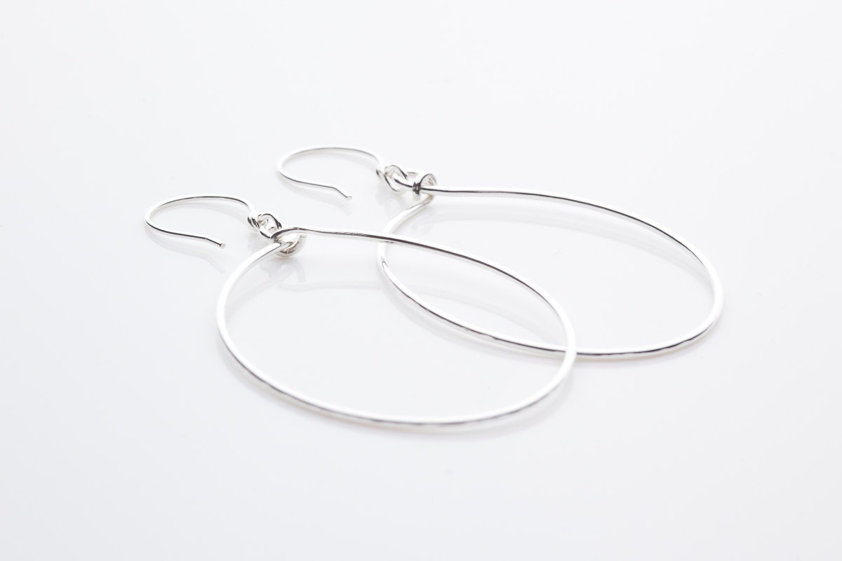 Handgemachte 925 Sterling Silber Medium Teardrop Ohrringe Handgemachte 925 Sterling Silber Medium Teardrop Ohrringe von MichiyoArai