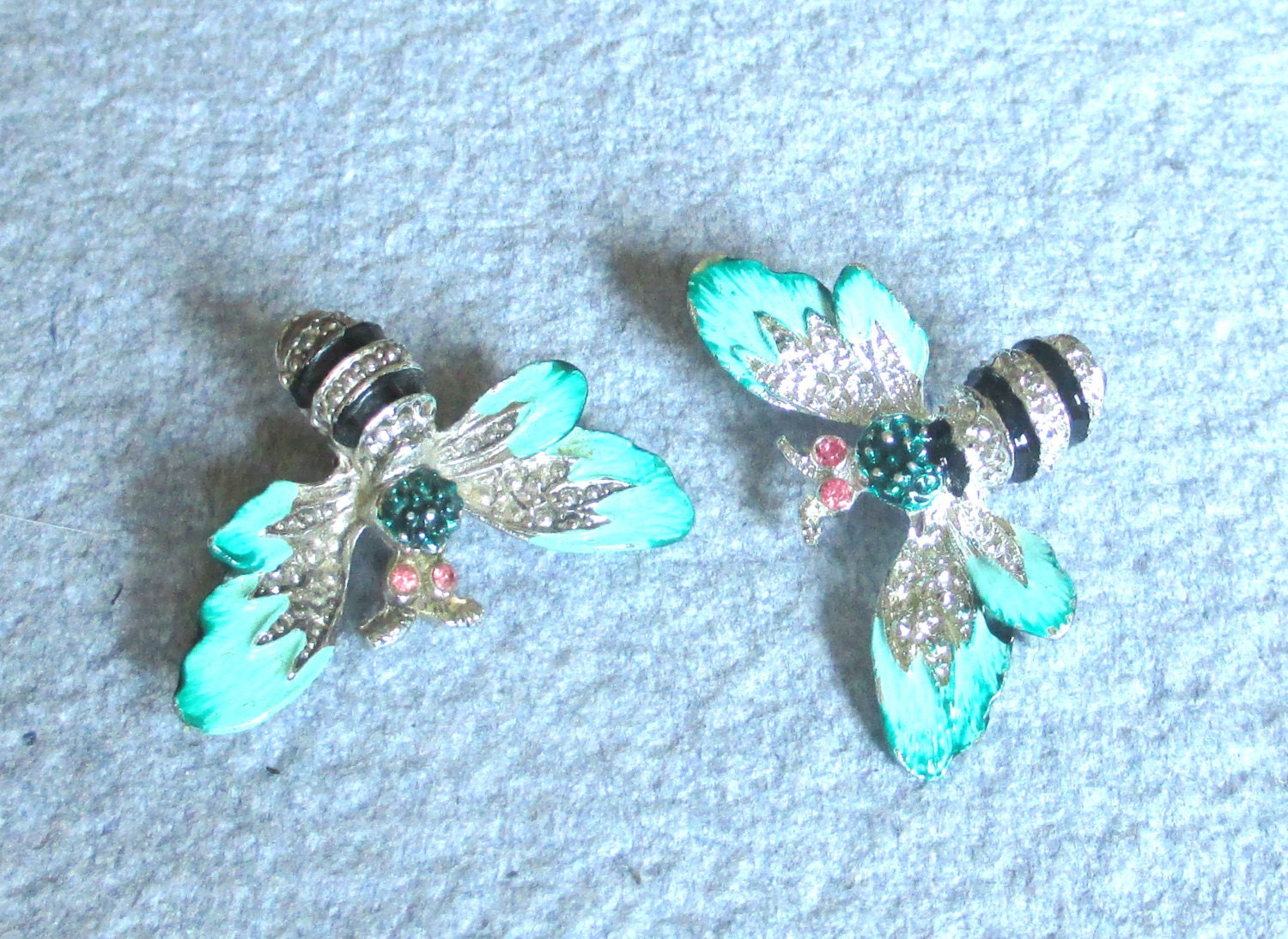 Ungewöhnliche Und Sammlerstück Vintage Türkis Geflügelte Biene, Rosa Strass Augen von MickisVintageJewelry
