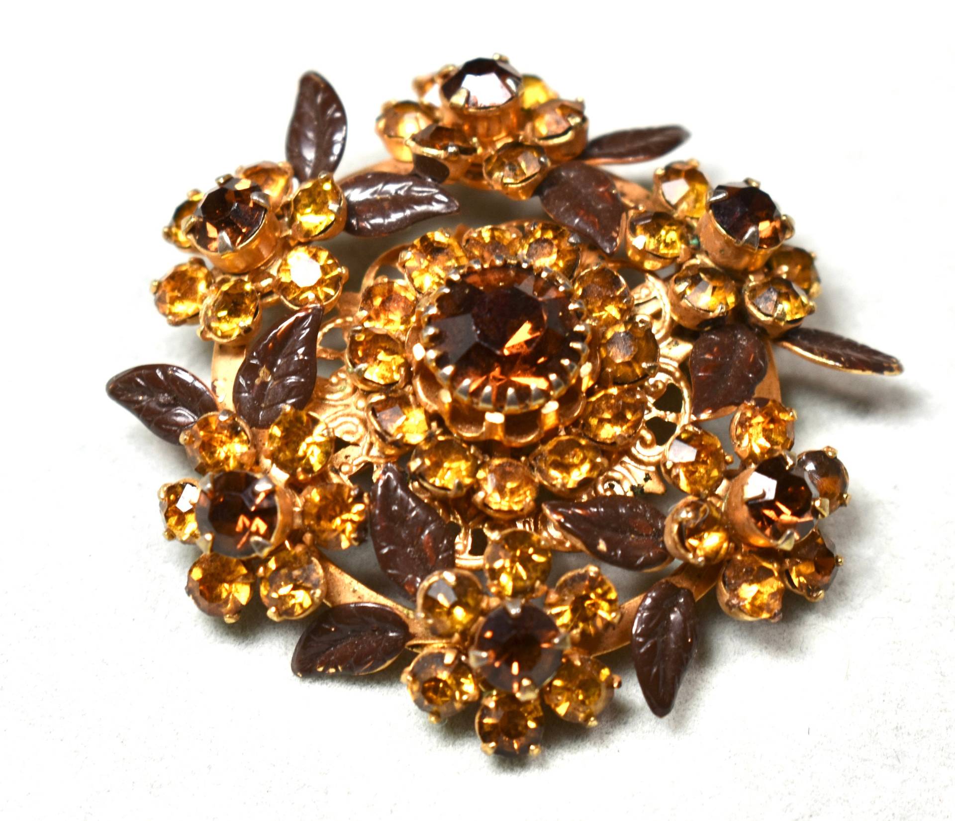 Verkauf Antike Strass Und Emaille Brosche Floral Goldene Orange Strassstein-Blumen Mit Braunen Blätter von MickisVintageJewelry