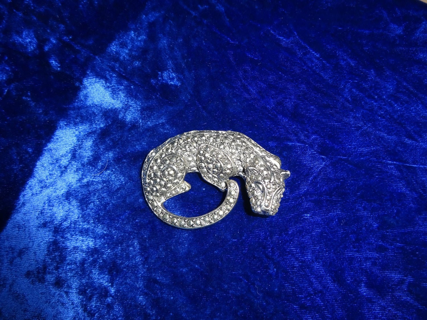 Vintage Jaguar, Cougar, Katze Wildkatze Brosche Hohe Quantität Von Silber Signierte Katzen-Brosche Hochwertige Massiv von MickisVintageJewelry