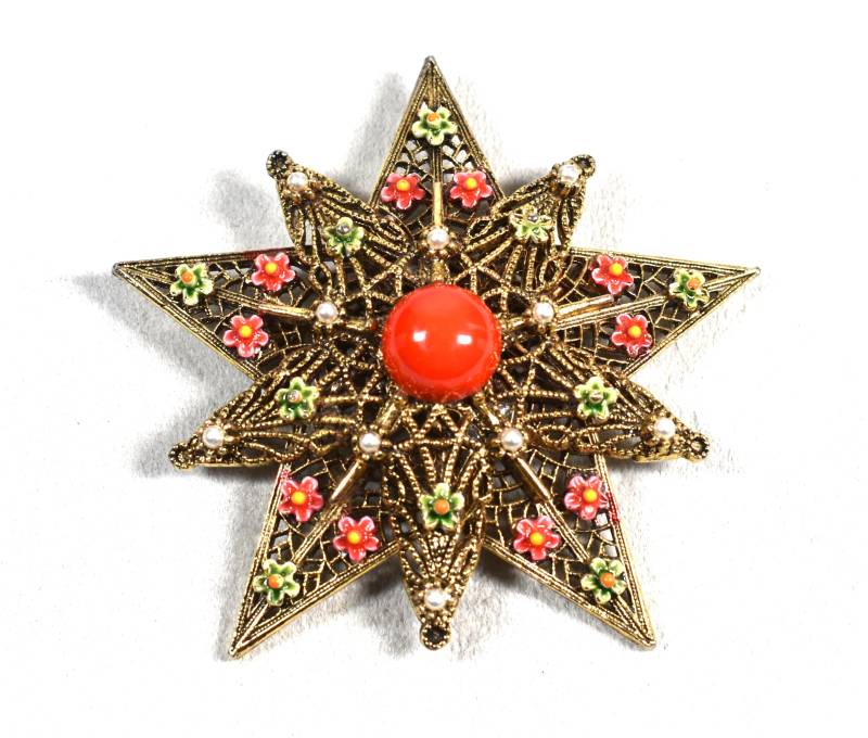 Vintage Art Signed Stern Brosche Rot Orange Perle Mit Perlen Und Grünen Gelben Dünn Emaille Blumen Gold Tone Star Signiert von MickisVintageJewelry