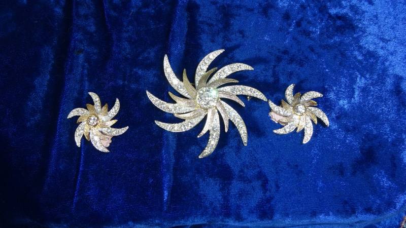 Vintage Sarah Coventry "Evening Comet" Brosche Und Ohrringe Gold Silber Mit Klaren Strasssteinen Es Ist Wirklich Hübsch von MickisVintageJewelry