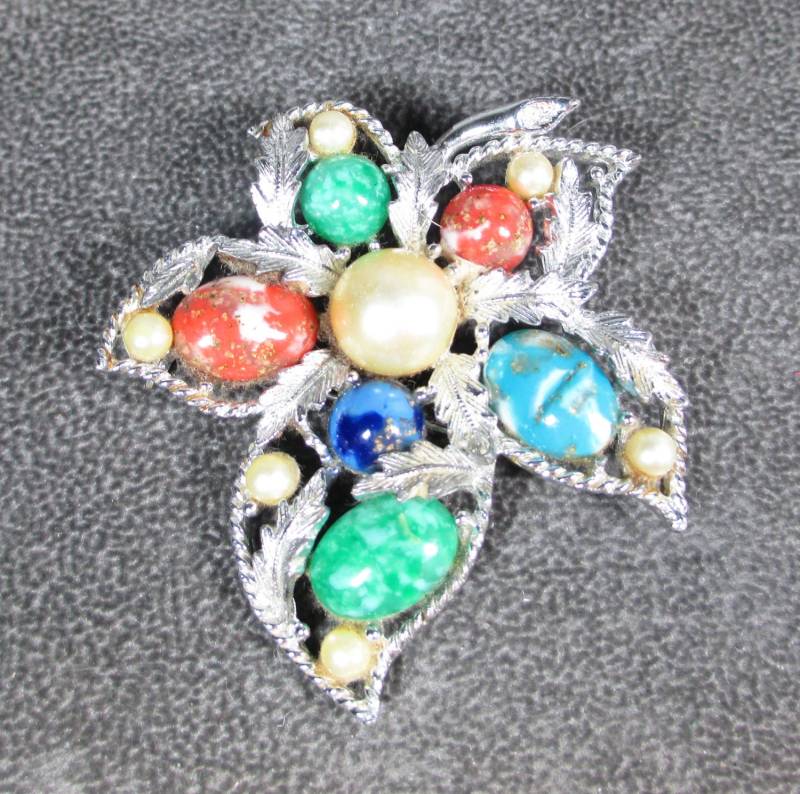 Vintage Sarah Coventry "Fantasy" Brosche/Pin von MickisVintageJewelry