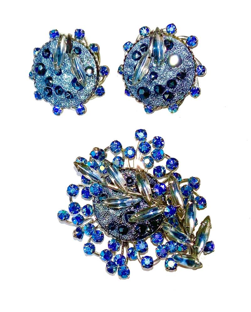 Vintage Signed Judy Lee Irisierende Blau Pfau Aurora Borealis Strass Brosche Und Ohrringe Großes Set von MickisVintageJewelry