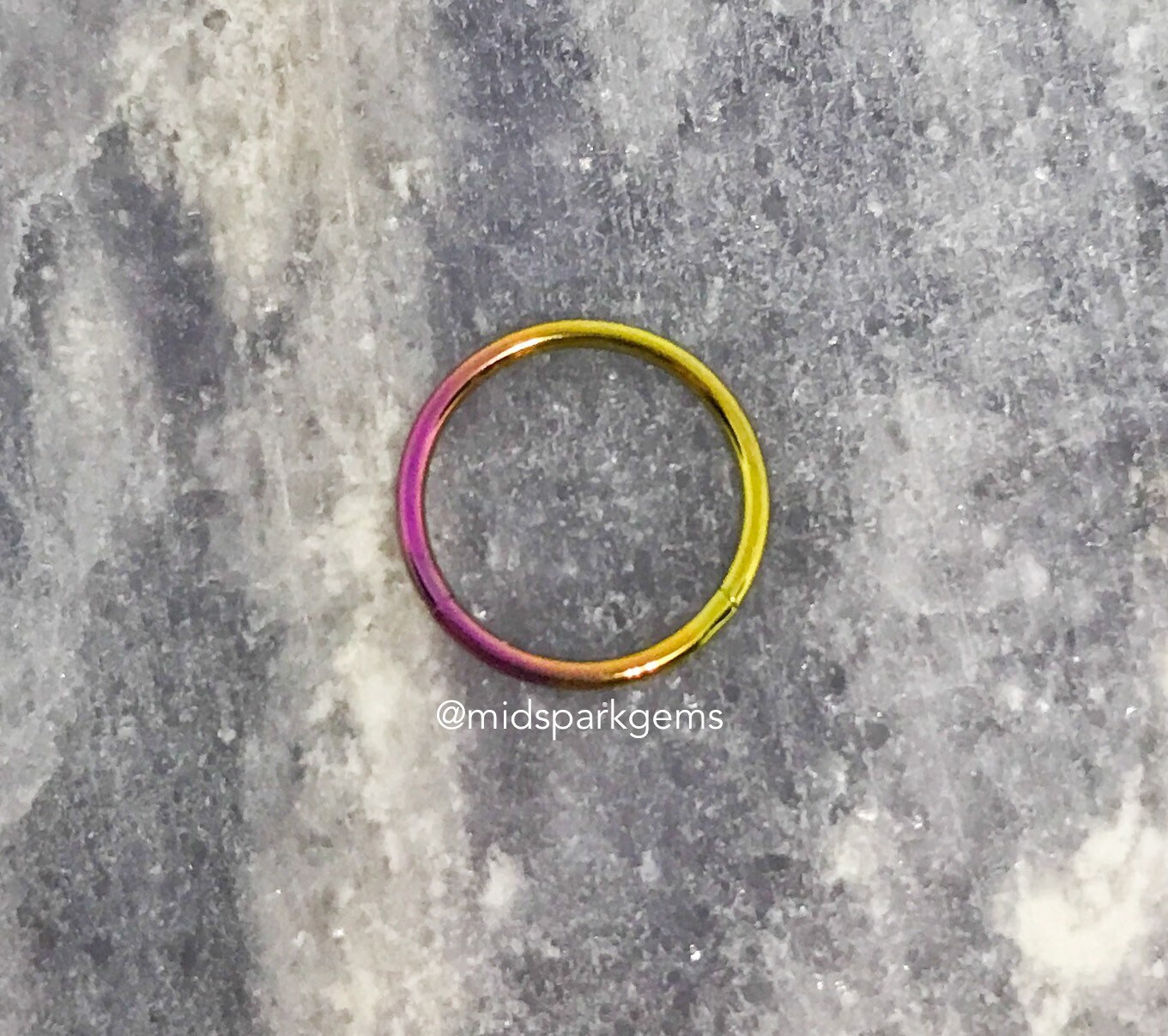 Fuchsia-Gold Klappsegmentring Titan Clicker Astm F136 Septum Ring Conch Hoop - 16G 18G 14G 12G Eloxierter Magenta Pink Gelb Verlauf Fuchsia-Gold Klappsegmentring Titan Clicker Astm F136 Septum Ring Conch Hoop - 16G 18G 14G 12G Eloxierter Magenta Pink Gelb Verlauf von MidSparkGems