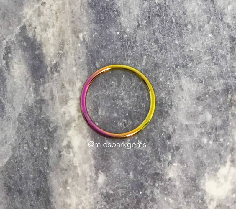 Fuchsia-Gold Klappsegmentring Titan Clicker Astm F136 Septum Ring Conch Hoop - 16G 18G 14G 12G Eloxierter Magenta Pink Gelb Verlauf von MidSparkGems