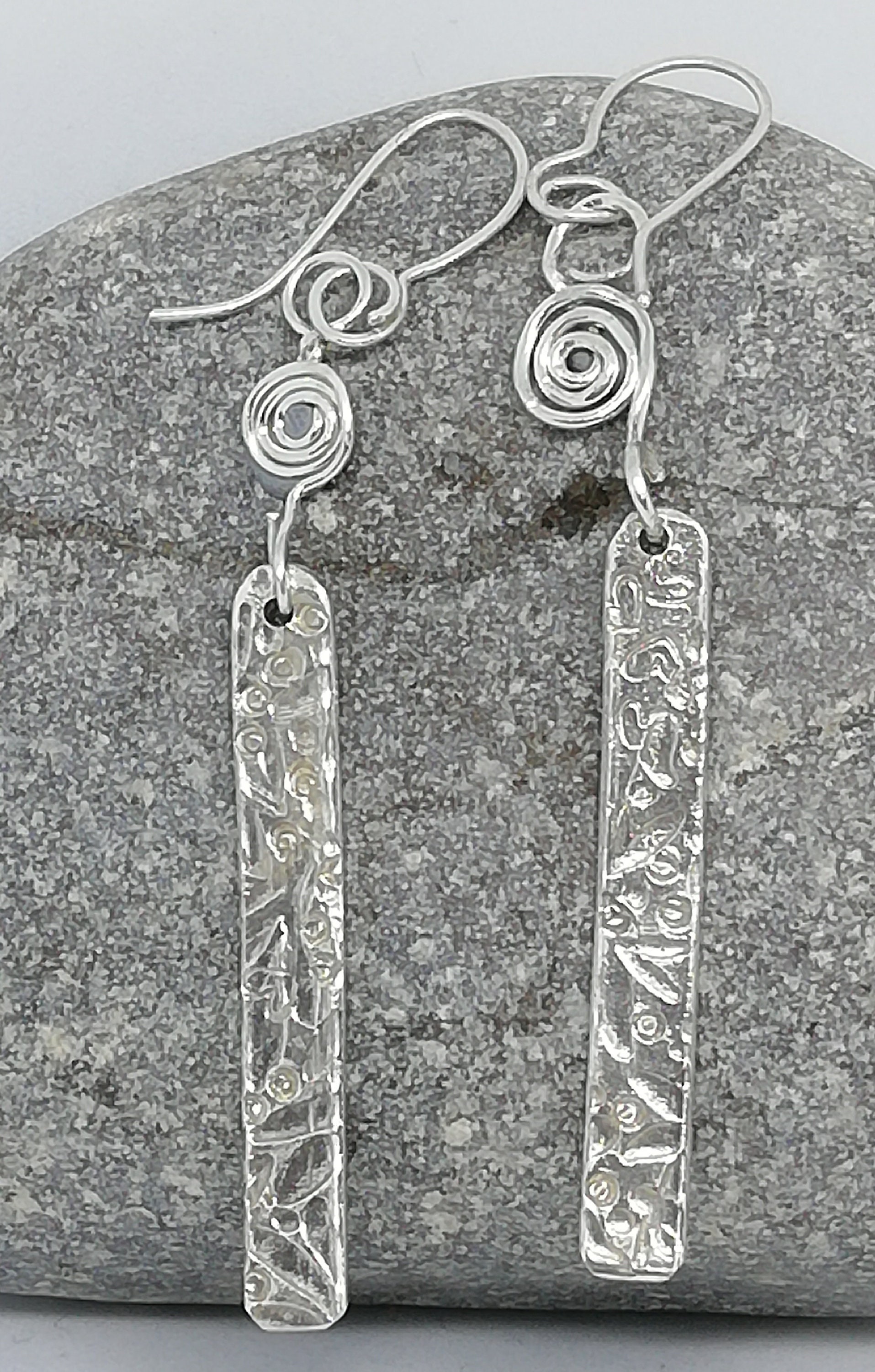 Bronwen Blumen Und Spiral Ohrringe von MidasTouchJewels