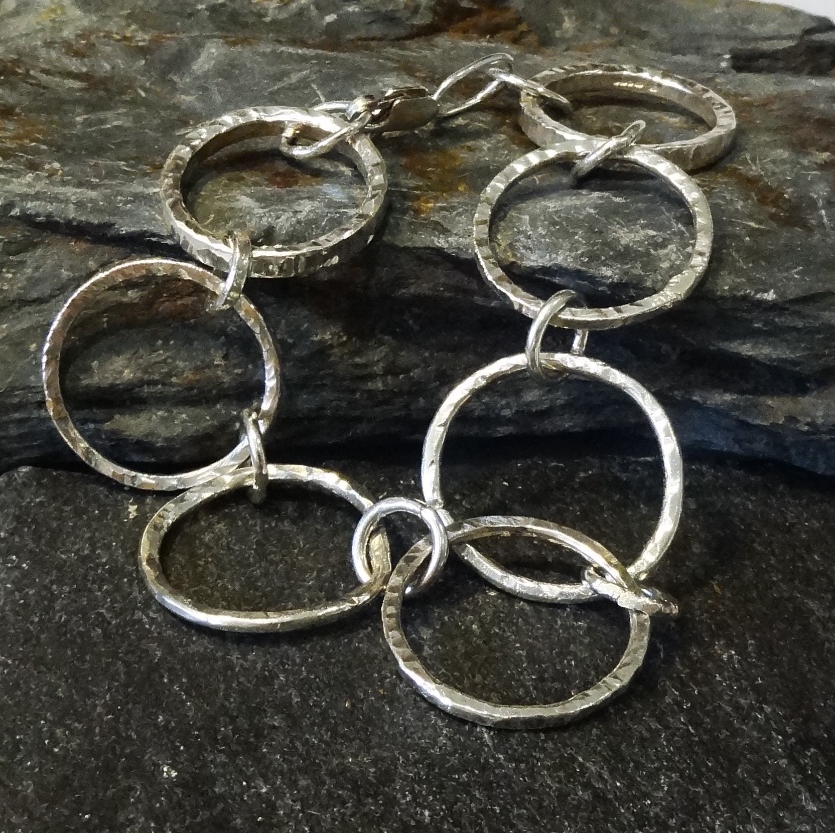 Nesta Hoop Und Ring Link Armband von MidasTouchJewels