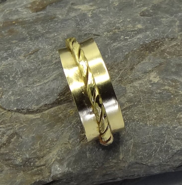 Seth Ring Mit Gedrehtem Draht Band von MidasTouchJewels