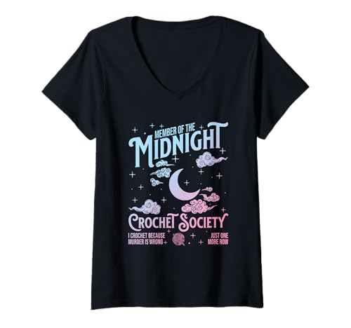 Damen Midnight Crochet Society Ich häkle, Weil Mord falsch ist T-Shirt mit V-Ausschnitt Damen Midnight Crochet Society Ich häkle, Weil Mord falsch ist T-Shirt mit V-Ausschnitt von Midnight Crochet Society I Crochet Murder