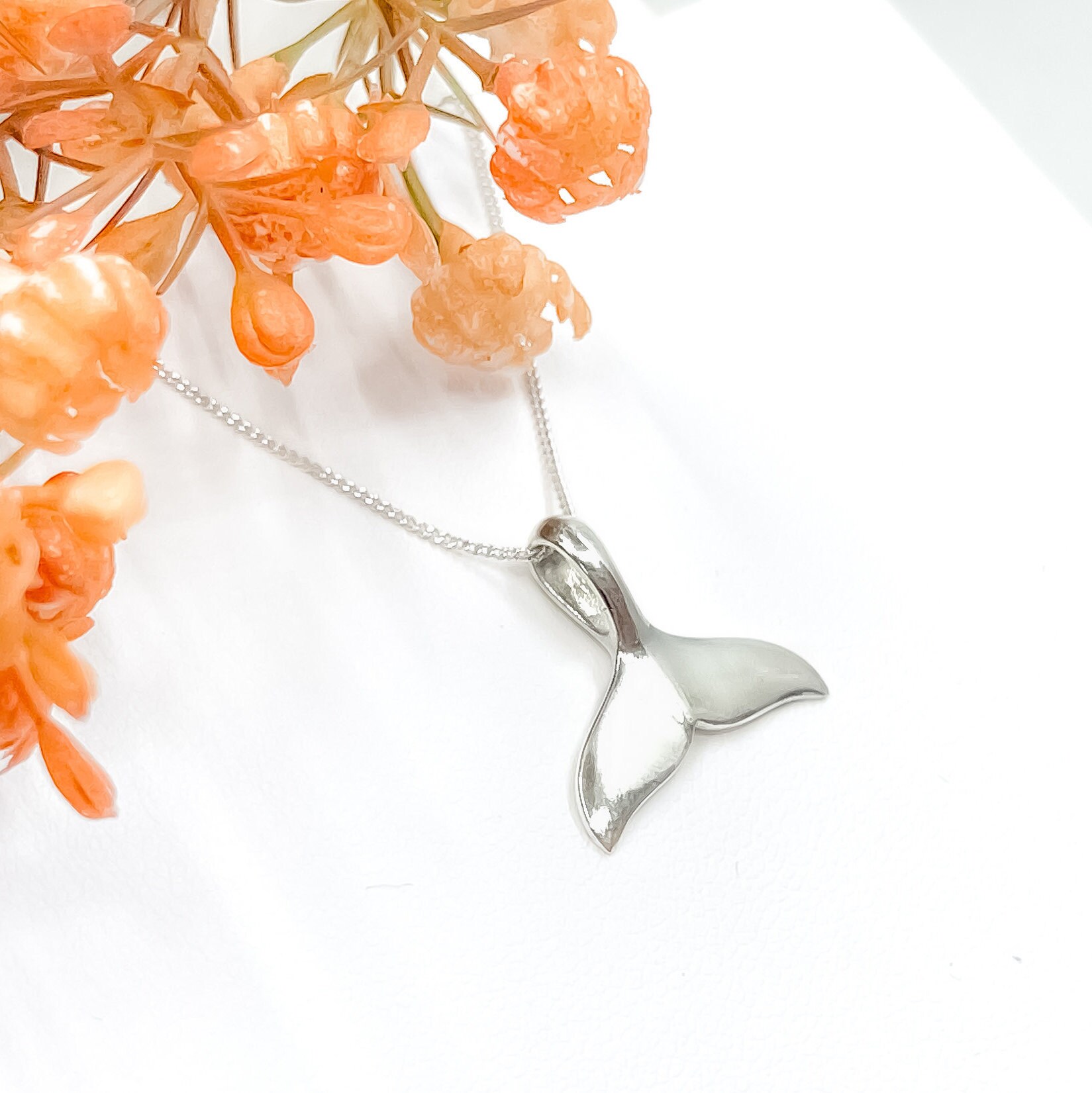 Whale Tail Anhänger, 925 Sterling Silber, Meer Schmuck, Minimalist Zierlicher Geschenke Für Sie, Wal Whale Tail Anhänger, 925 Sterling Silber, Meer Schmuck, Minimalist Zierlicher Geschenke Für Sie, Wal von MidnightMoonSilver