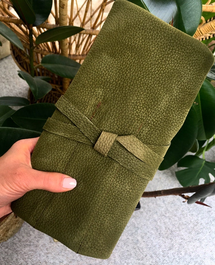 Lg Roll Up in Jungle Lg Roll Up in Jungle von MidnightSilkCo