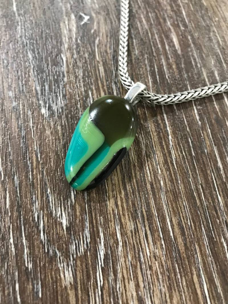 Braun Petrol & Grün Geschmolzenes Glas Anhänger, Erdige Schmuck, Geschenk Für Männer, Erdiger Boho Anhänger von MidwayMercantileCo