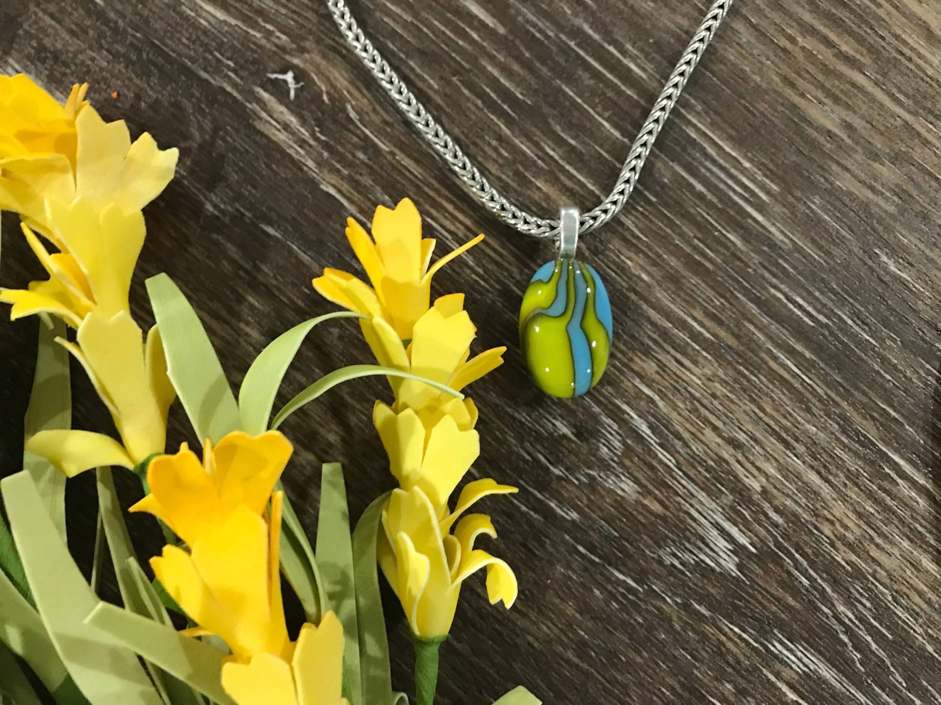 Gelb & Aqua Blau Geschmolzenes Glas Anhänger, Erdigen Schmuck, Blau Gelb Zarter Schmuck Gelb & Aqua Blau Geschmolzenes Glas Anhänger, Erdigen Schmuck, Blau Gelb Zarter Schmuck von MidwayMercantileCo