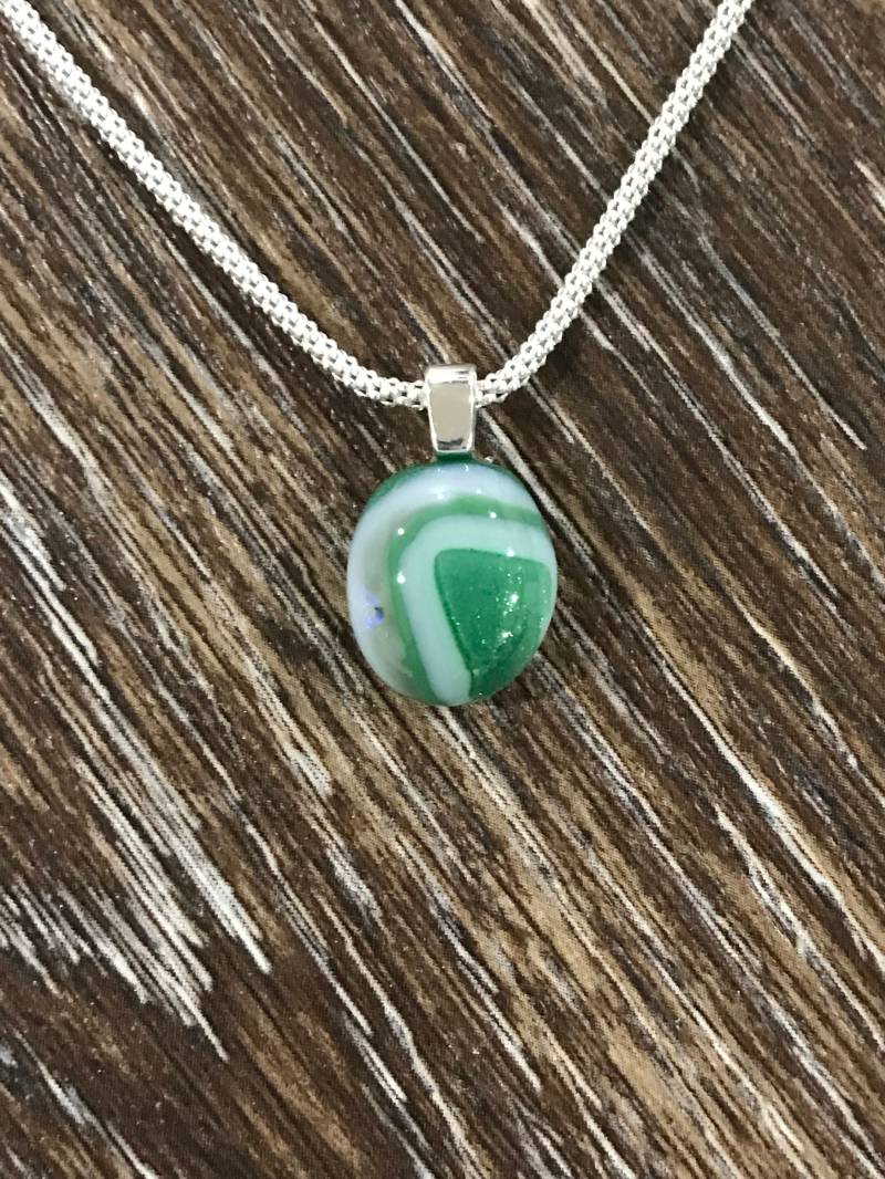 Grün & Rosa Dichroic Glas Anhänger, Minimal Schmuck, Brautjungfer Hochzeit Accessoires, Anhänger Für Ketten von MidwayMercantileCo