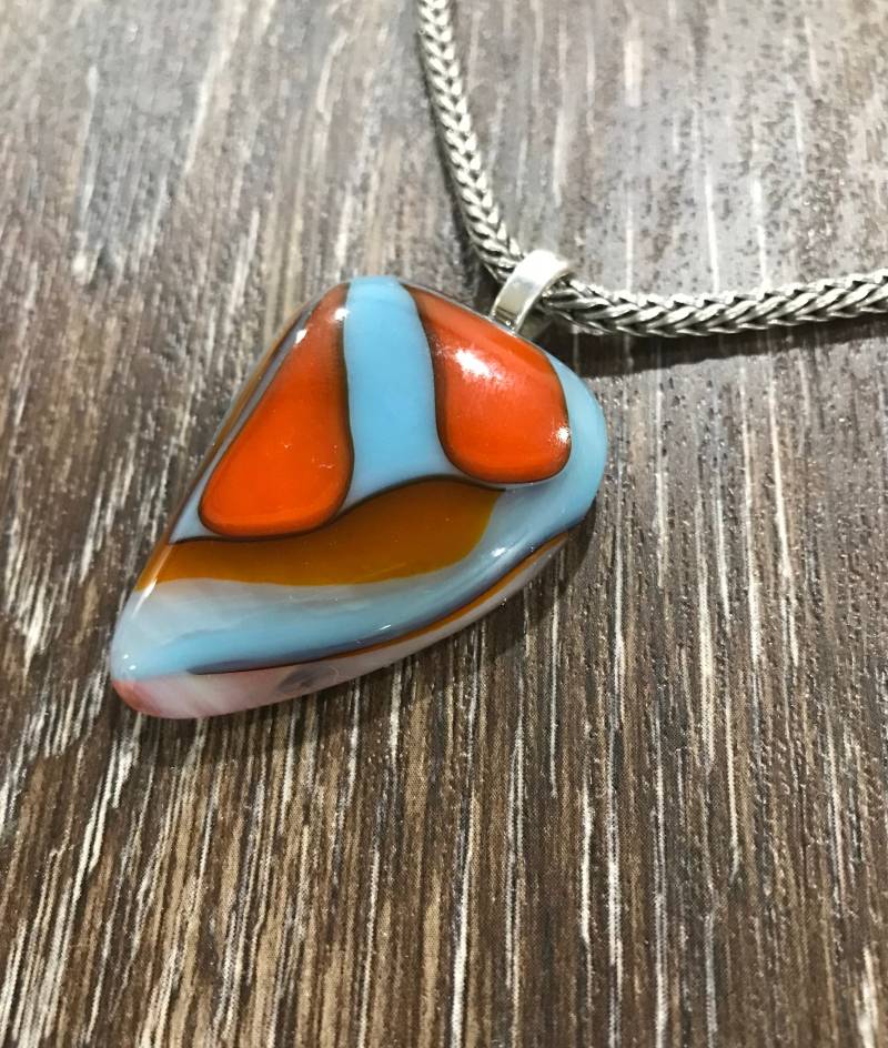 Orange & Hellblau Geschmolzenes Glas Anhänger, Boho Schmuck, Minimal Mehrfarbiger Schmuck Zubehör Orange & Hellblau Geschmolzenes Glas Anhänger, Boho Schmuck, Minimal Mehrfarbiger Schmuck Zubehör von MidwayMercantileCo