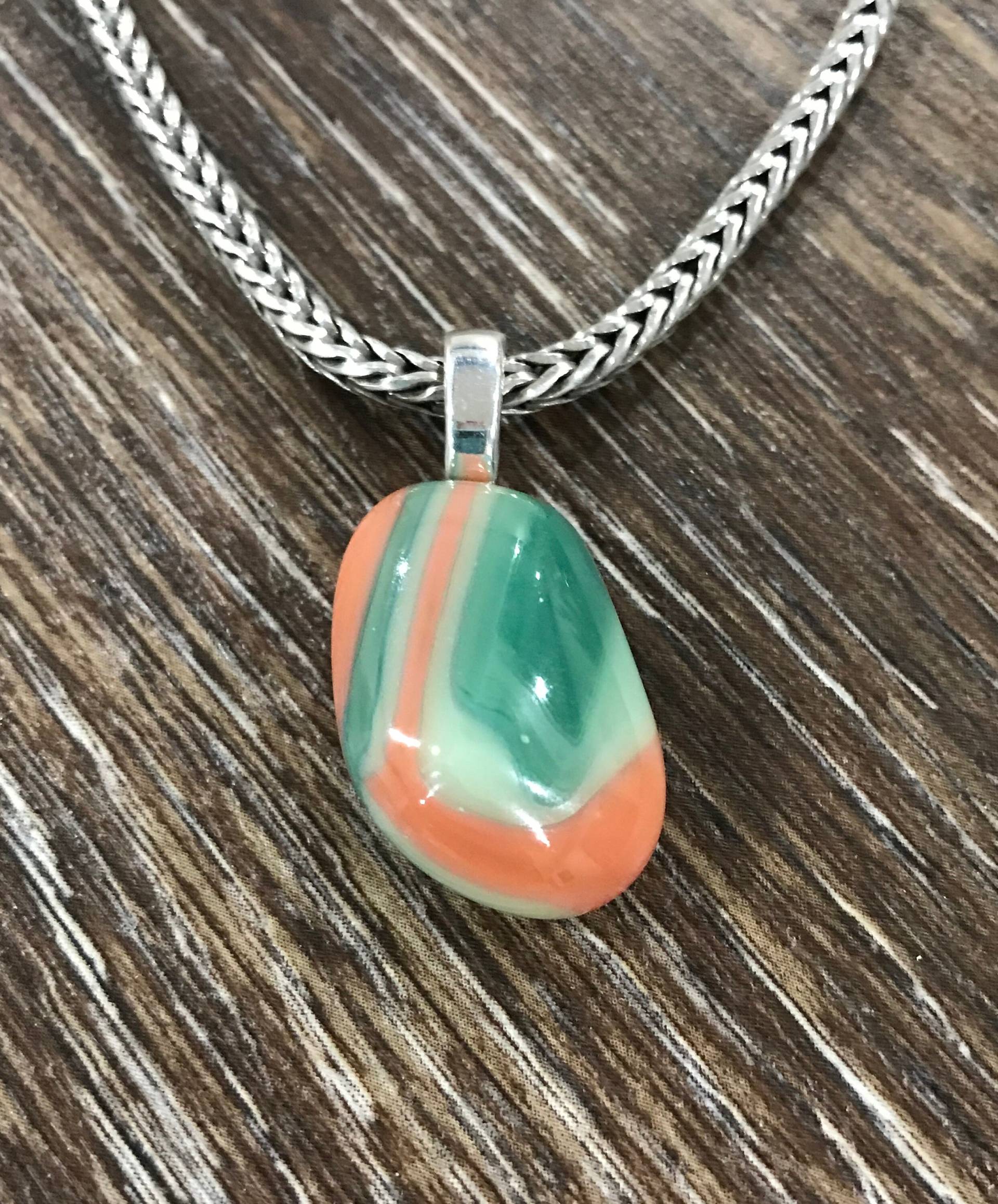 Pfirsich & Grün Geschmolzene Glas Anhänger, Zarte Zierliche Schmuck, Geschenk Für Tochter Pfirsich & Grün Geschmolzene Glas Anhänger, Zarte Zierliche Schmuck, Geschenk Für Tochter von MidwayMercantileCo
