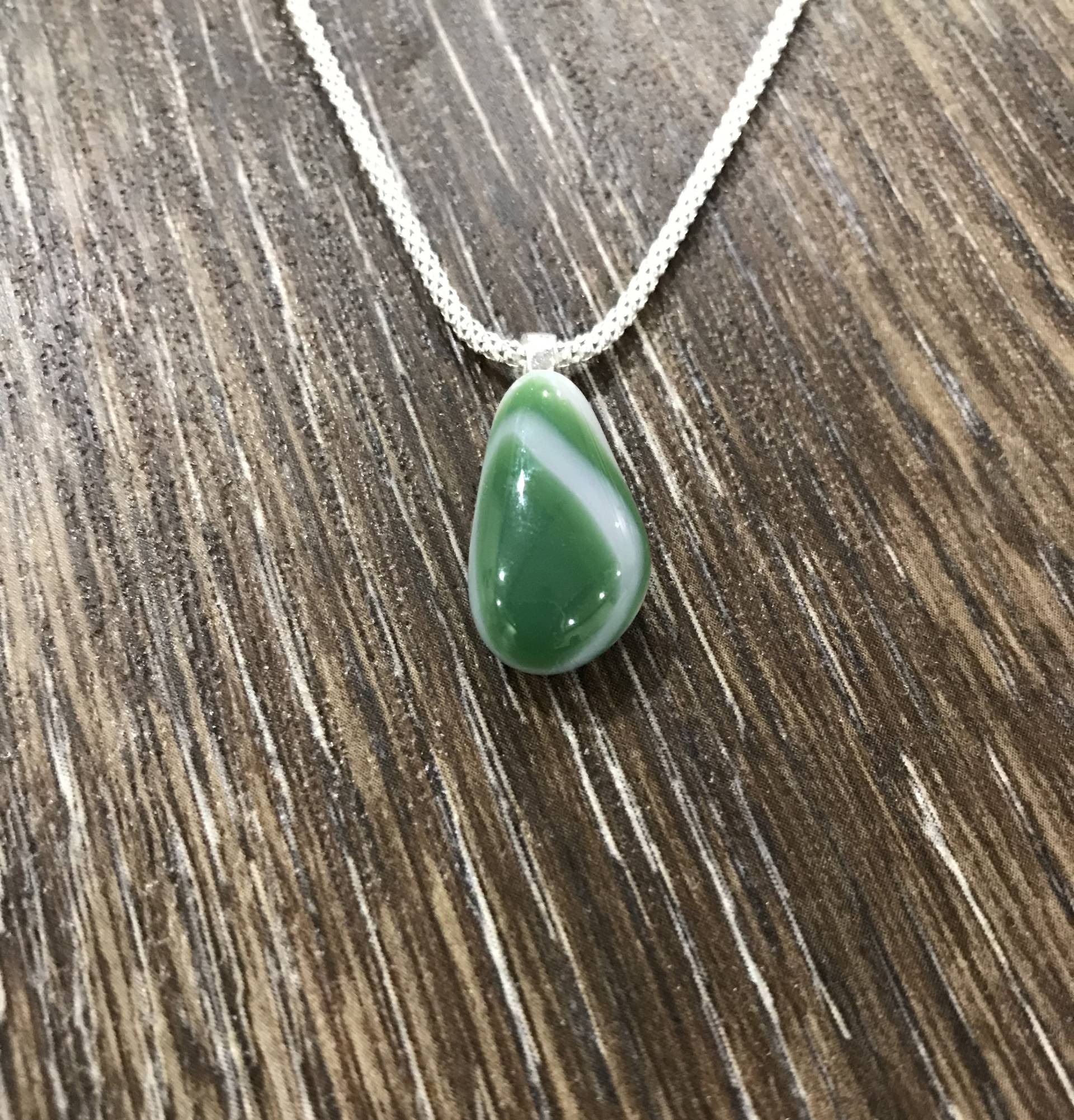 Zarte Grün & Rosa Geschmolzene Glas Anhänger, Moderner Schmuck Für Sie, Trendy Ihn, Teardrop Brautjungfer Geschenke Zarte Grün & Rosa Geschmolzene Glas Anhänger, Moderner Schmuck Für Sie, Trendy Ihn, Teardrop Brautjungfer Geschenke von MidwayMercantileCo