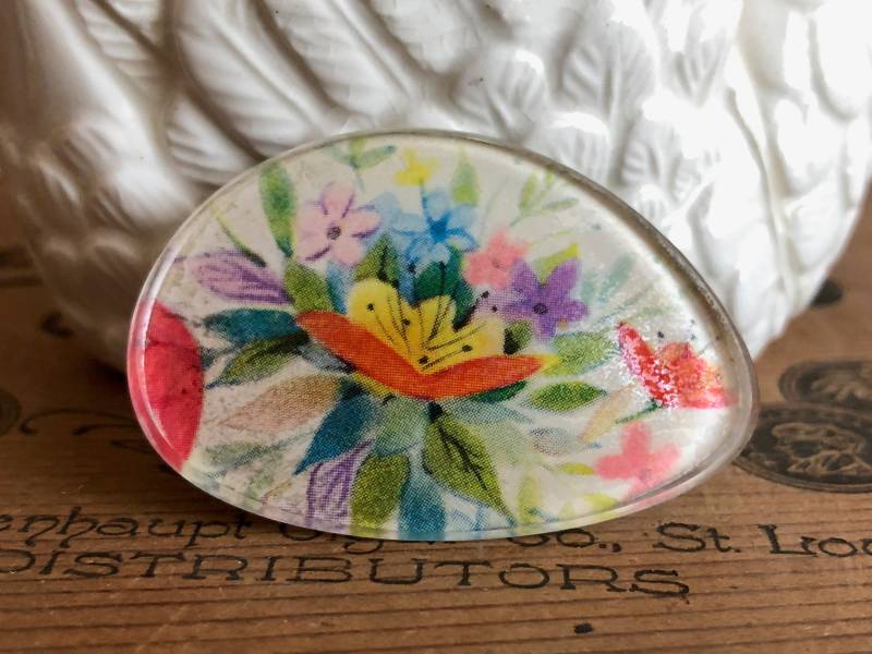 Floral Pin Weiß Brosche Vintage Kleine Schmuck Bemalt Rosa Blau Lila Blume Blütenblätter von MidwestVintageShop