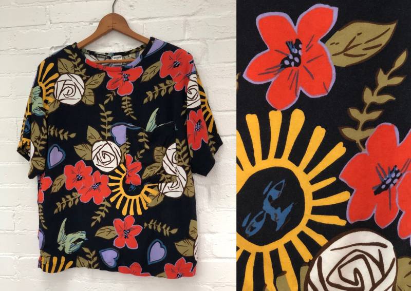 Gitano Shirt Schwarz Floral Gelb Sonne Lila Herzen Rote Blumen Olivgrün Blätter Vintage Beunruhigt Frauen Medium Oder Groß von MidwestVintageShop