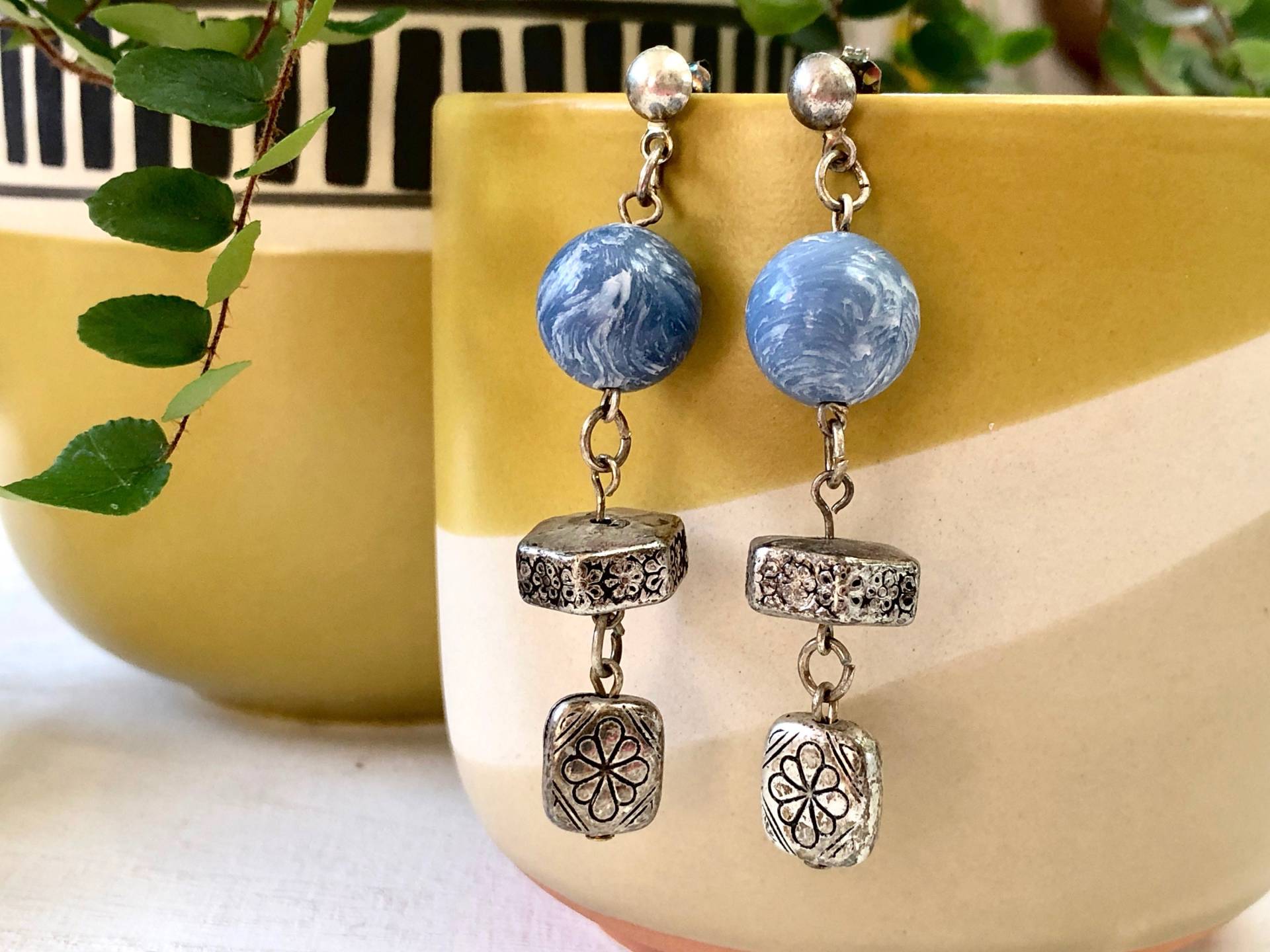 Silber Ohrringe Dangly Blau Perle Blume Grün Stein Perlen Metall Vintage Schmuck Ohrstecker von MidwestVintageShop