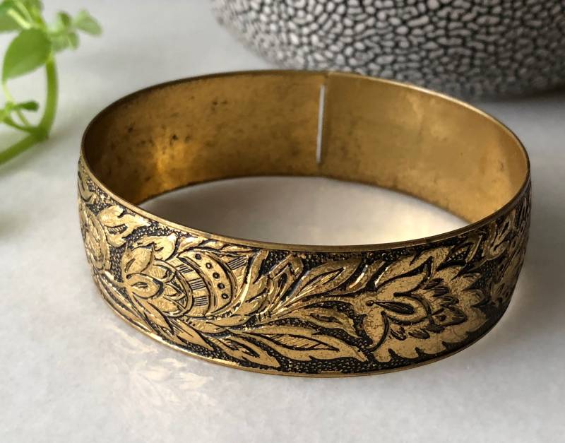 Vintage Armband Metall Band Geätzt Floral Design Manschette Verschluss Kostüm Schmuck Vintage Armband Metall Band Geätzt Floral Design Manschette Verschluss Kostüm Schmuck von MidwestVintageShop