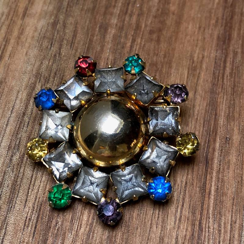 strass Pin Gold Ton Metall Brosche Blau Grün Gelb Lila Rot Weiß Vintage Beunruhigt Schmuck Kleine Label Weihnachten von MidwestVintageShop