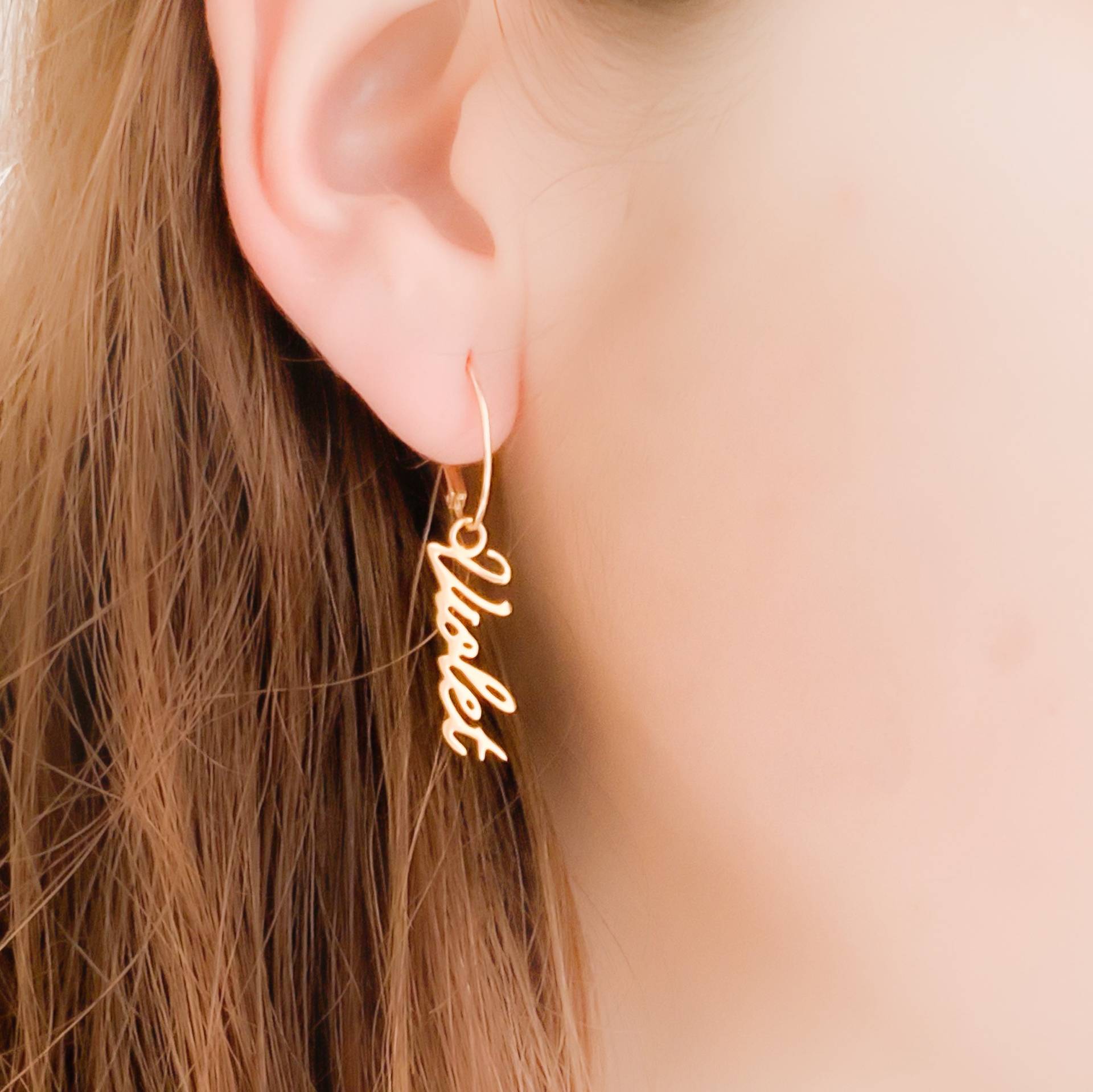 Personalisierter Namensschmuck, Ohrringe Handgemacht, Zierliche Silber Gold Für Frauen, Personalisiertes Brautjungfern Geschenk von MielaJewelry