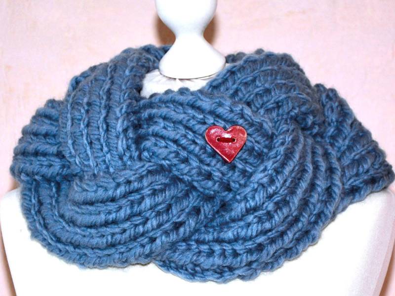 Gestrickter Loop- Zopf, Schlauchschal - Blaugrau Gestrickter Loop- Zopf, Schlauchschal - Blaugrau von MiezesStrickDesign