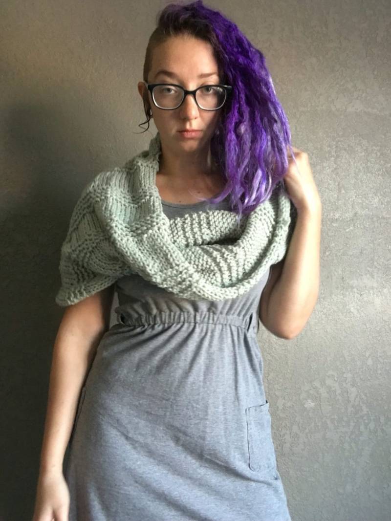 Gestreifter Kapuze Schals Gestreifter Kapuze Schals von MightyBusCreations