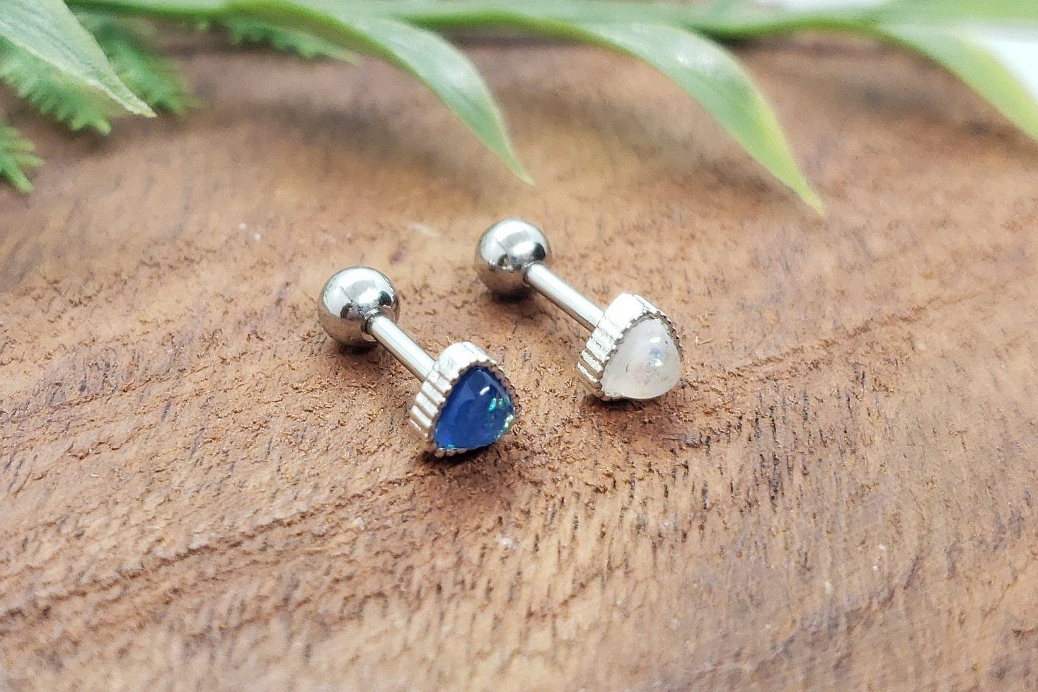 16G6mm(L4mm Dreieck Blau Oder Weiß Feuer Gel Opal Piercings/Barbell End 16G6mm(L4mm Dreieck Blau Oder Weiß Feuer Gel Opal Piercings/Barbell End von MignonRosefromBPSoem