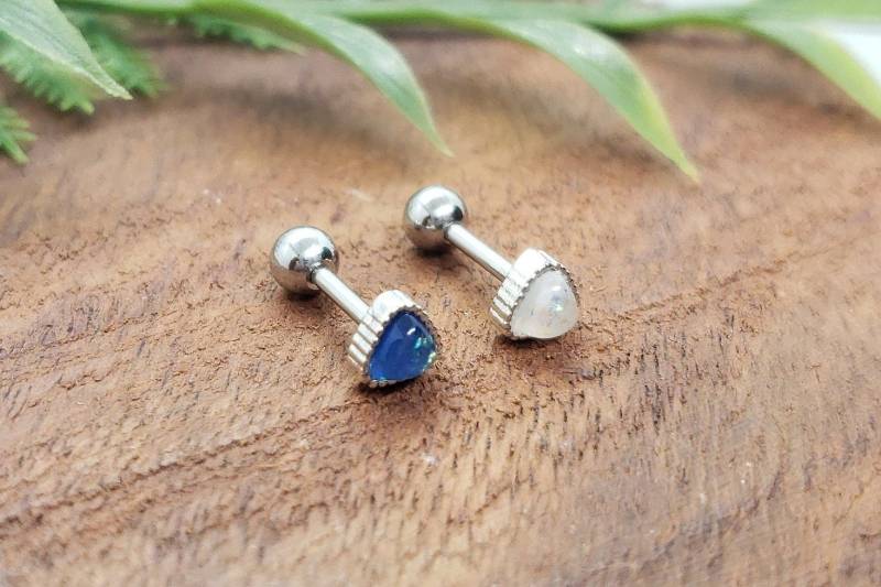 16G6mm(L4mm Dreieck Blau Oder Weiß Feuer Gel Opal Piercings/Barbell End 16G6mm(L4mm Dreieck Blau Oder Weiß Feuer Gel Opal Piercings/Barbell End von MignonRosefromBPSoem
