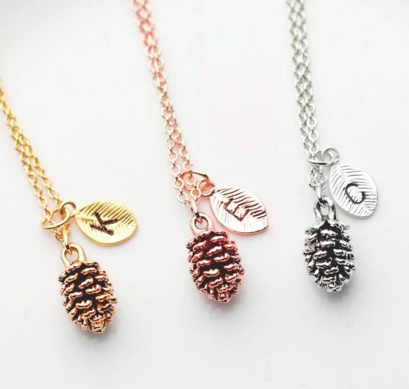 Benutzerdefinierte Pinecone Erste Halskette Personalisierte Geschenke Für Mama Geschenk Zierliche Pine Schmuck Baby Mädchen Einzigartiger Halloween von MignonandMignon