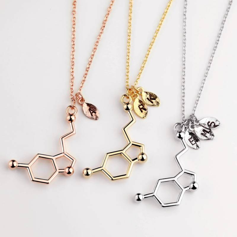 Personalisierte Erste Serotonin-Molekül Halskette Wissenschaft Chemie Geburtstag Geschenke Einzigartige Schmuckideen Für Mutter Von Tochter von MignonandMignon