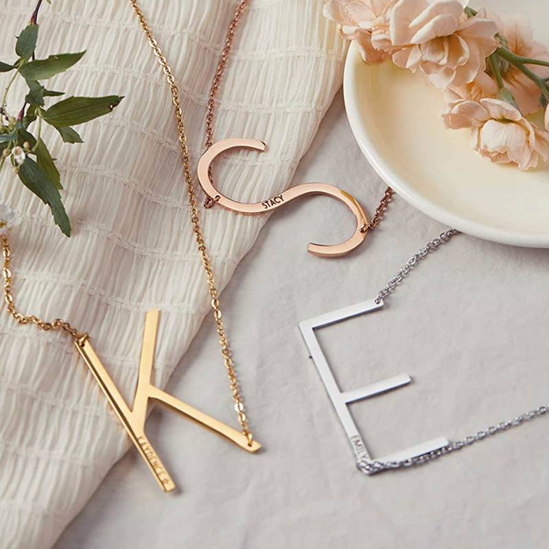 Personalisierte Große Erste Halskette Gravierte Neue Mom Geschenke Benutzerdefinierte Seitlich Brief Schmuck Name Für Frauen Initiale von MignonandMignon