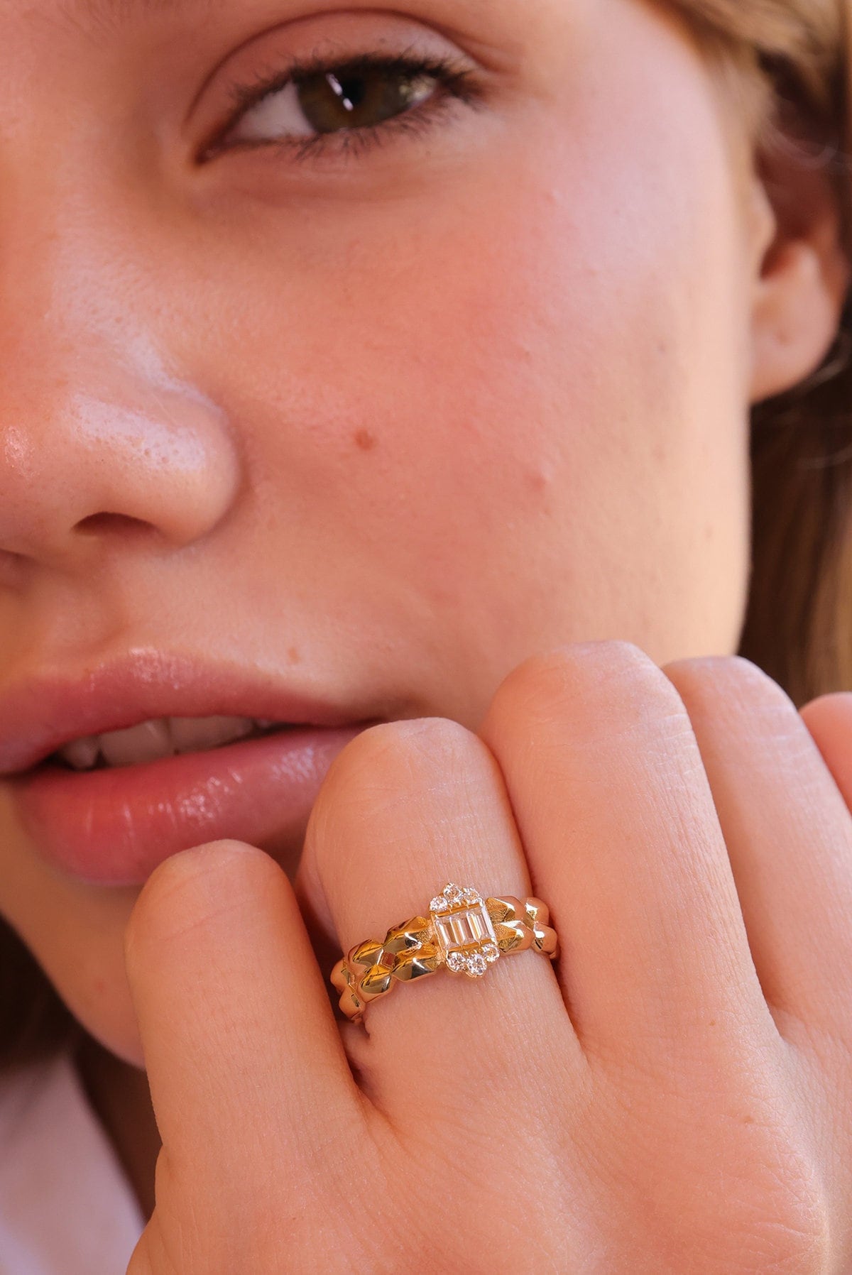 Mihenkler Jewelry 14K Gold Design Stein Ring von MihenklerJewellery